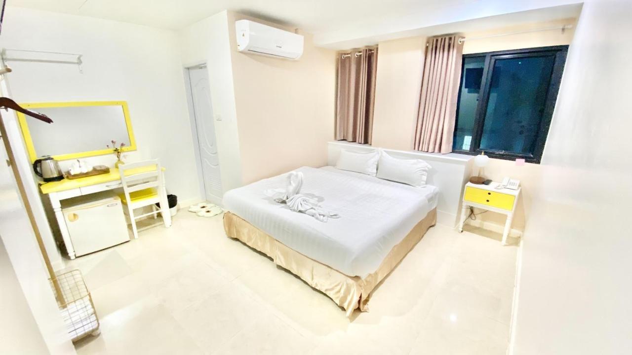 Abcyq Hotel Bangkok Esterno foto
